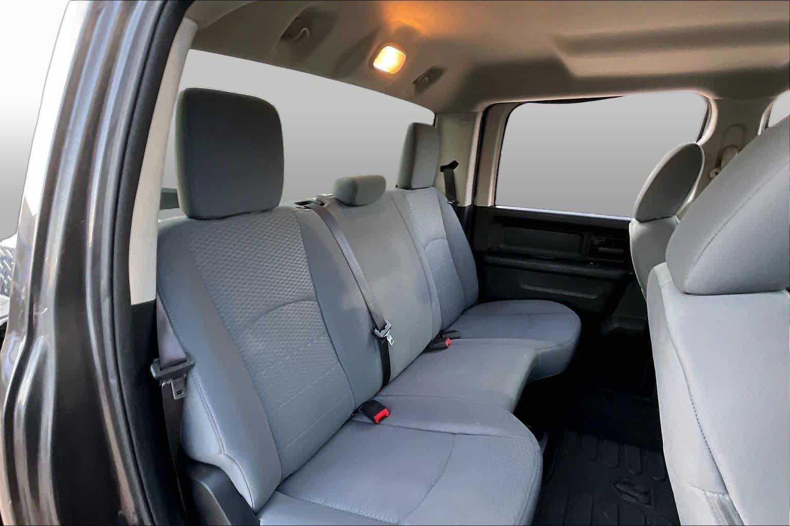 Used 2015 RAM 2500 Tradesman w/ Chrome Appearance Group AWD/4WD image 18