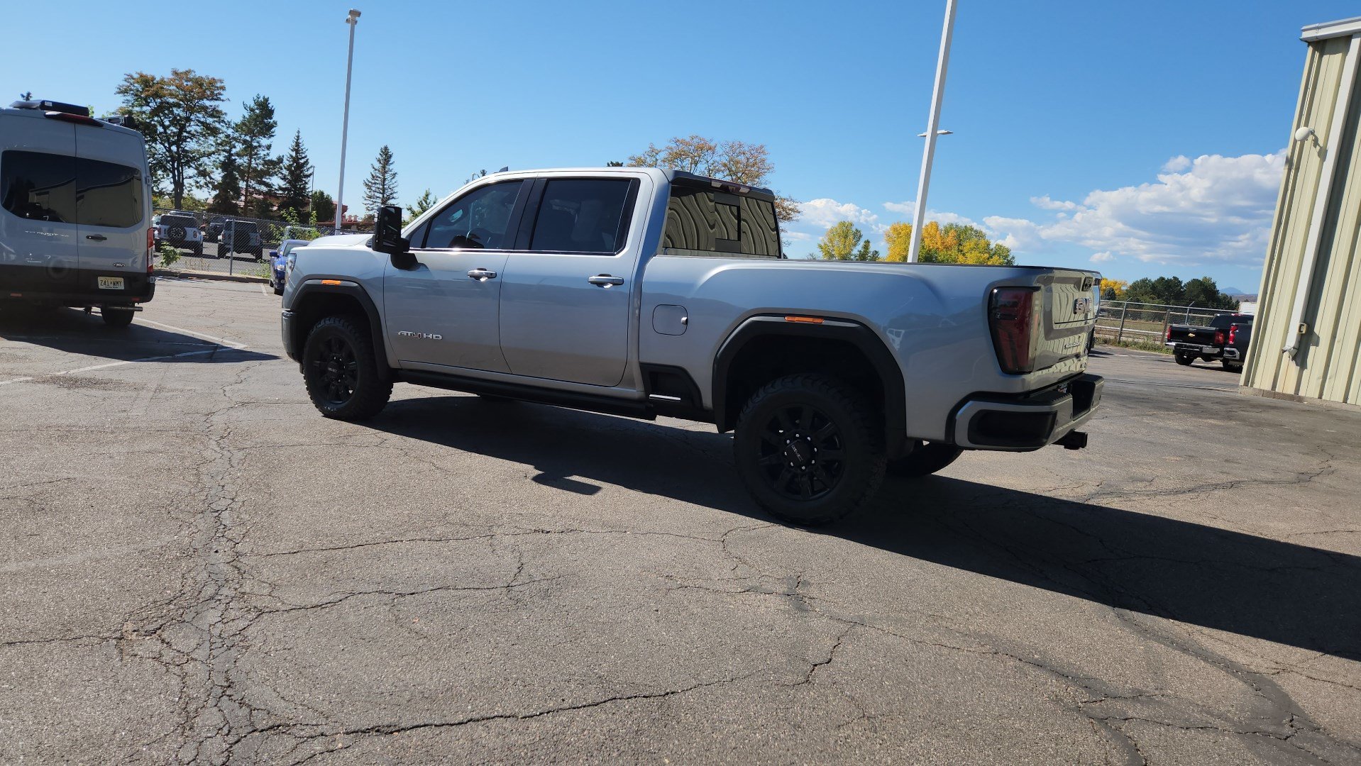 Used 2024 GMC Sierra 3500 AT4 w/ AT4 Premium Plus Package AWD/4WD image 8