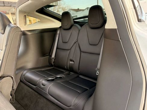 Used 2018 Tesla Model X 75D image 21