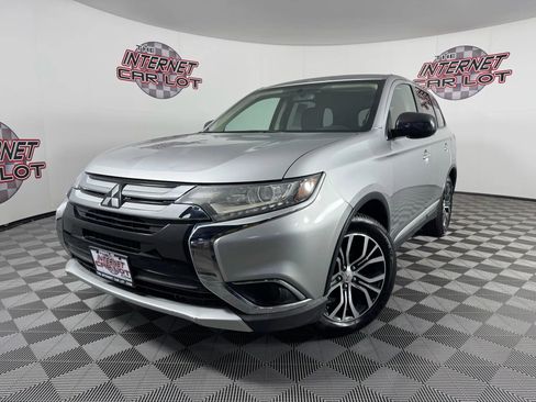 Used 2018 Mitsubishi Outlander ES image 1