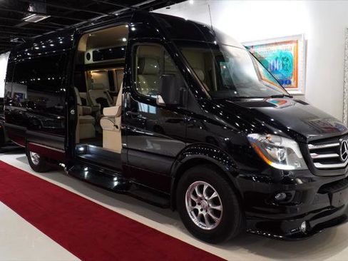 Used 2016 Mercedes-Benz Sprinter 2500 image 2