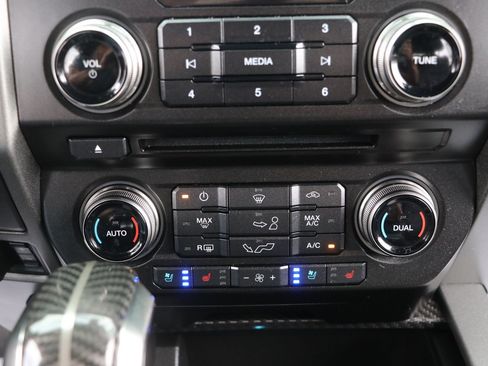 Used 2018 Ford F150 Raptor w/ Equipment Group 802A Luxury AWD/4WD image 16