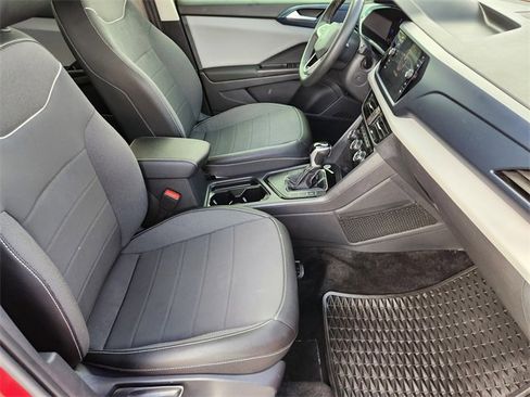 Used 2023 Volkswagen Taos SE image 14