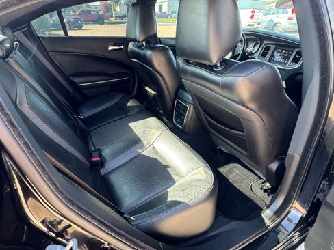 Used 2020 Dodge Charger SXT w/ Leather Interior Group image 5