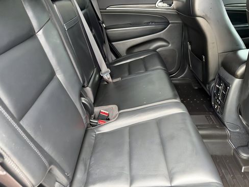 Used 2019 Jeep Grand Cherokee Limited image 13