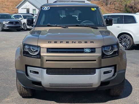 Used 2025 Land Rover Defender 110 S AWD/4WD image 9