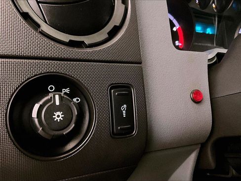 Used 2015 Ford F550 4x4 Regular Cab Super Duty image 28