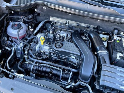 Used 2022 Volkswagen Taos SE w/ Panoramic Sunroof Package image 35