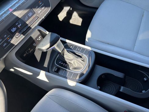 Used 2025 Hyundai Kona SEL image 42