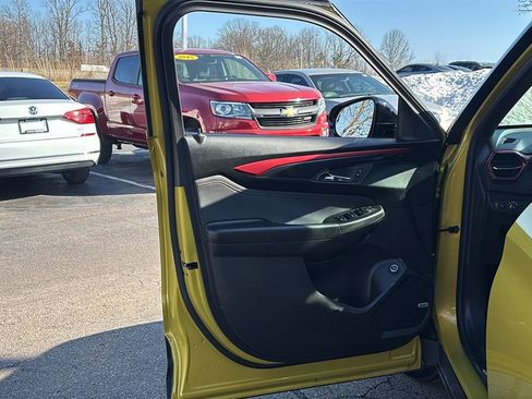 Used 2025 Chevrolet TrailBlazer RS w/ Convenience Package image 11