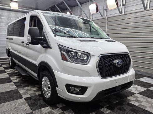Used 2023 Ford Transit 350 XLT RWD image 5