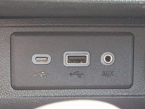 Used 2022 Buick Encore GX Preferred w/ Cold Weather Comfort Package AWD/4WD image 24
