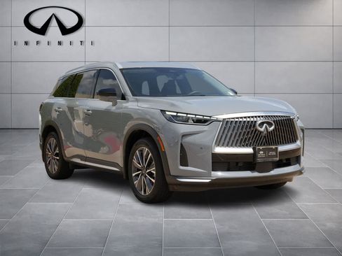 Used 2026 INFINITI QX60 Luxe w/ Family Package FWD image 3