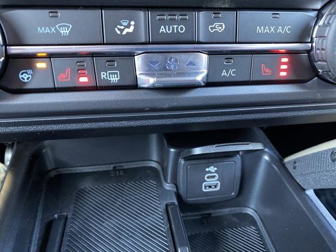 New 2026 Ford Bronco Badlands AWD/4WD image 8