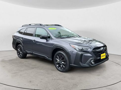 Used 2025 Subaru Outback Onyx Edition AWD/4WD image 3