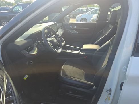 Used 2025 Ford Explorer ST w/ Sun And Sound Package AWD/4WD image 8