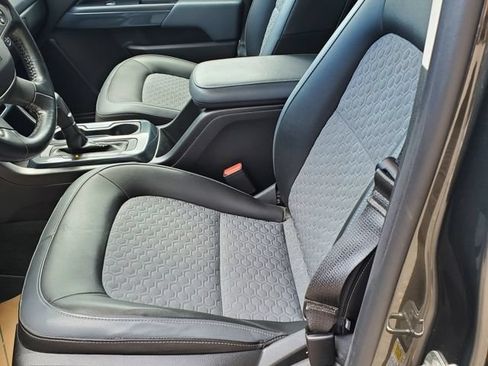 Used 2018 Chevrolet Colorado Z71 AWD/4WD image 18