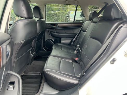 Used 2018 Subaru Outback 2.5i Limited AWD/4WD image 14