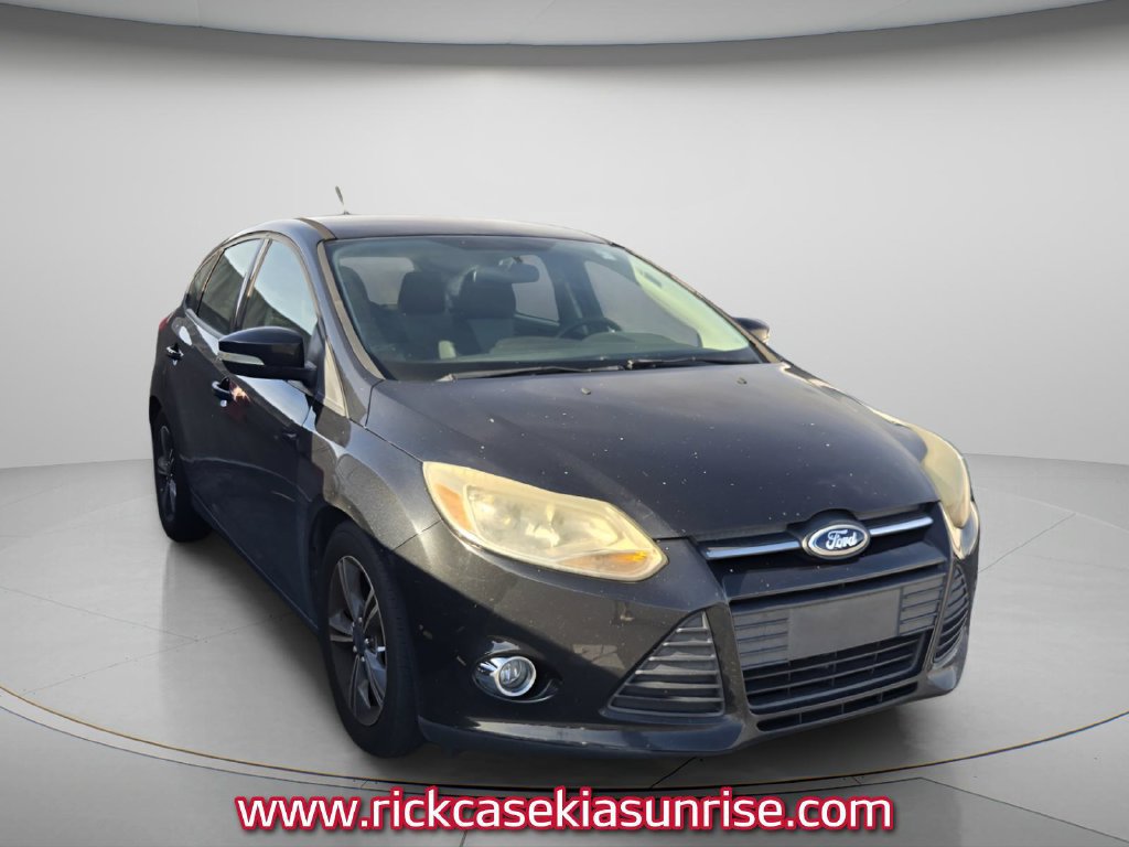 Used 2014 Ford Focus SE w/ SE Sport Package FWD image 4