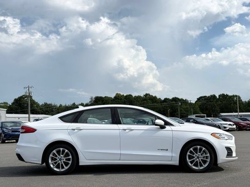 Used 2019 Ford Fusion SE FWD image 6