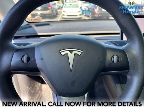 Used 2021 Tesla Model 3 Standard Range Plus image 11