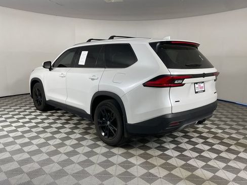 Used 2024 Toyota Grand Highlander AWD image 13