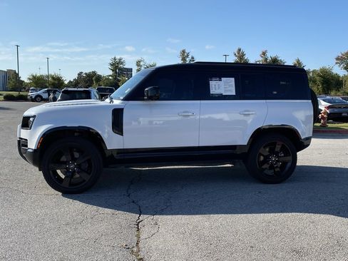 Used 2023 Land Rover Defender 110 X-Dynamic SE image 4