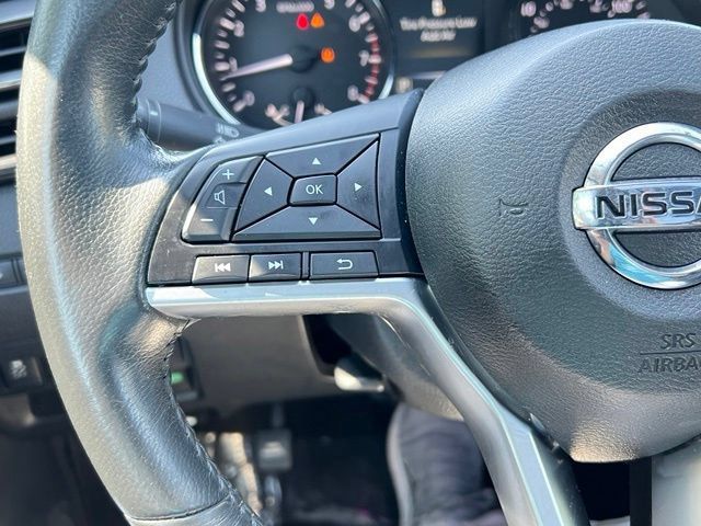 Used 2017 Nissan Rogue SV AWD/4WD image 24