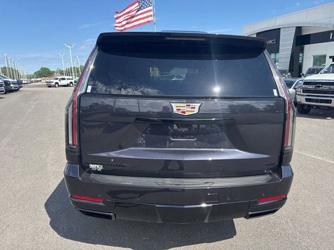 Used 2025 Cadillac Escalade Sport Platinum w/ LPO, Floor Liner Package AWD/4WD image 4