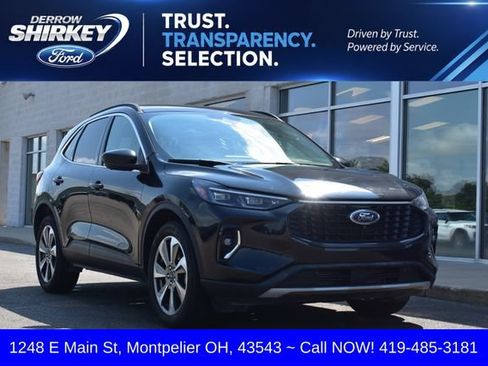 Used 2023 Ford Escape Platinum AWD/4WD image 1