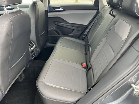 Used 2024 Volkswagen Taos SE image 22