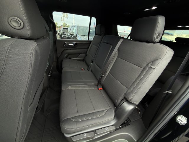 New 2026 Chevrolet Suburban LS RWD image 18