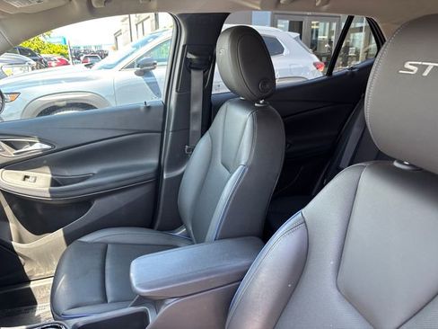 Used 2025 Buick Encore GX Sport Touring FWD image 10