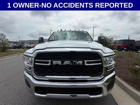 Used 2024 RAM 2500 Tradesman w/ Chrome Appearance Group RWD image 7