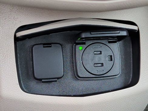 Used 2016 Lincoln MKZ w/ Equipment Group 300A Reserve FWD image 32