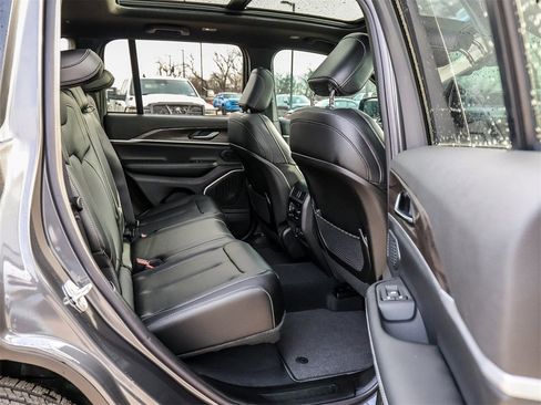 New 2026 Jeep Grand Cherokee Limited image 22