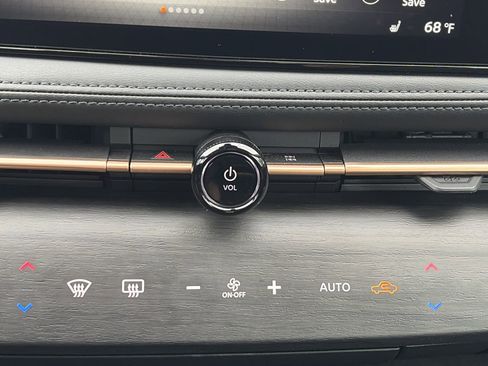 Certified 2023 Nissan Ariya FWD image 11