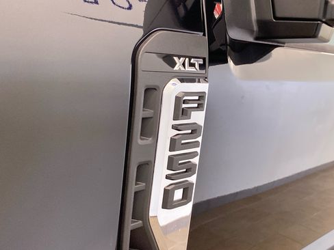 New 2026 Ford F250 XLT w/ FX4 Off-Road Package AWD/4WD image 8
