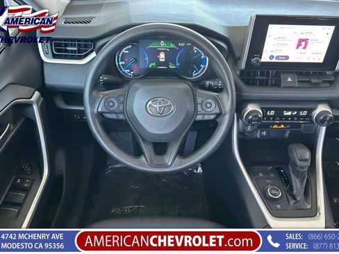 Used 2025 Toyota RAV4 XLE AWD/4WD image 18