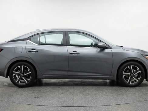 Used 2025 Nissan Sentra SV FWD image 11
