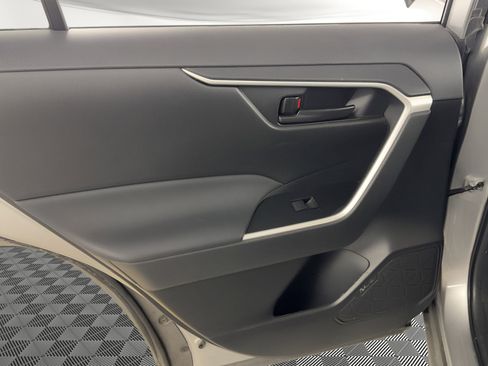 Used 2023 Toyota RAV4 LE image 17