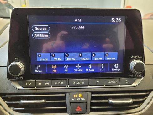 Used 2024 Nissan Altima 2.5 SV image 25