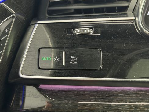 Used 2019 Audi Q8 Prestige AWD/4WD image 16
