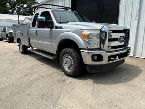 Used 2012 Ford F250 XLT w/ XLT Premium Pkg AWD/4WD image 2