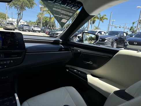 Used 2022 Lexus ES 350 Ultra Luxury FWD image 15