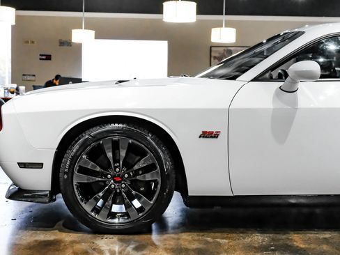 Used 2013 Dodge Challenger SRT8 Core image 12