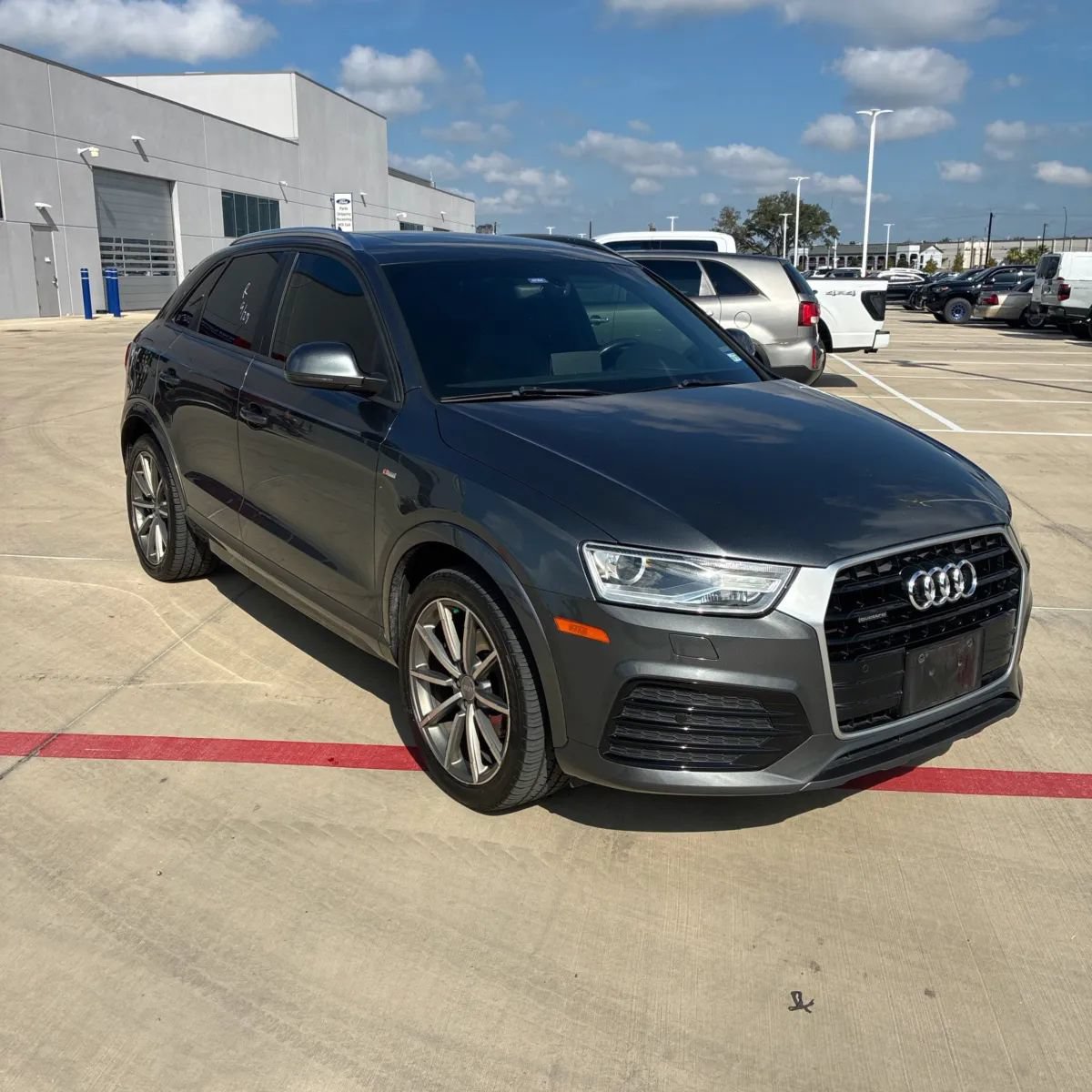 Used 2018 Audi Q3 2.0T Premium w/ Convenience Package AWD/4WD image 12