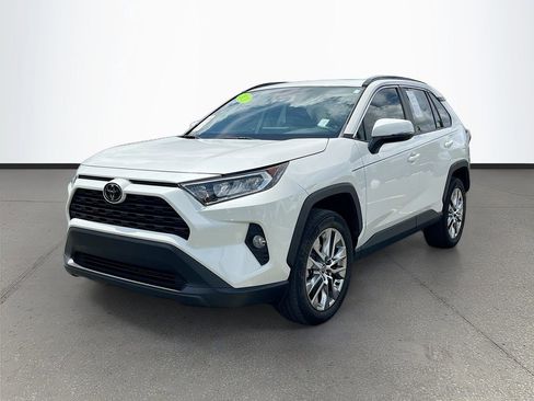 Used 2021 Toyota RAV4 XLE Premium FWD image 3