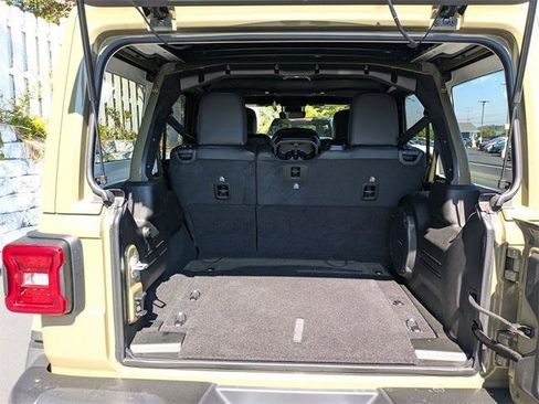 Certified 2025 Jeep Wrangler Unlimited Rubicon 392 AWD/4WD image 27