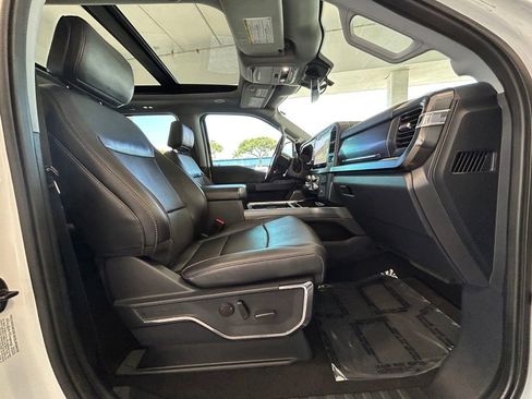 Used 2023 Ford F250 Lariat w/ Lariat Ultimate Package AWD/4WD image 28
